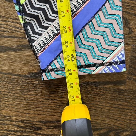 Victoria’s Secret VSX Sport Knockout Crop Leggings Size Large Hidden Pocket - Picture 8 of 8